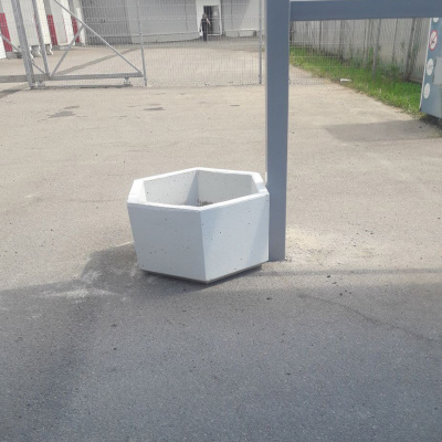 Вазон бетонный шестигранный #2