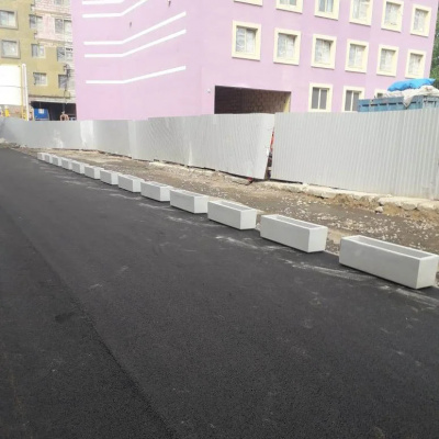 Вазон бетонный прямоугольный #1